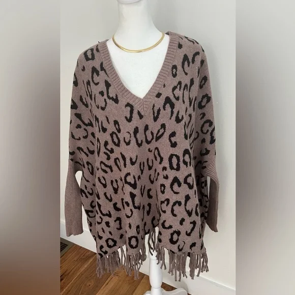 Love Token Colleen Poncho Size xs/s Leopard Fringe - Picture 2 of 7